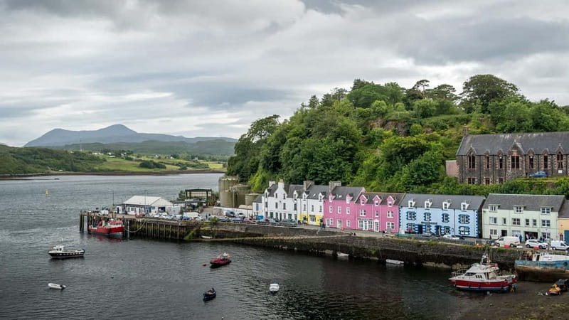Scottish Highlands: Isle of Skye Tour - Loch Ness and Urquhart Castle in the morning