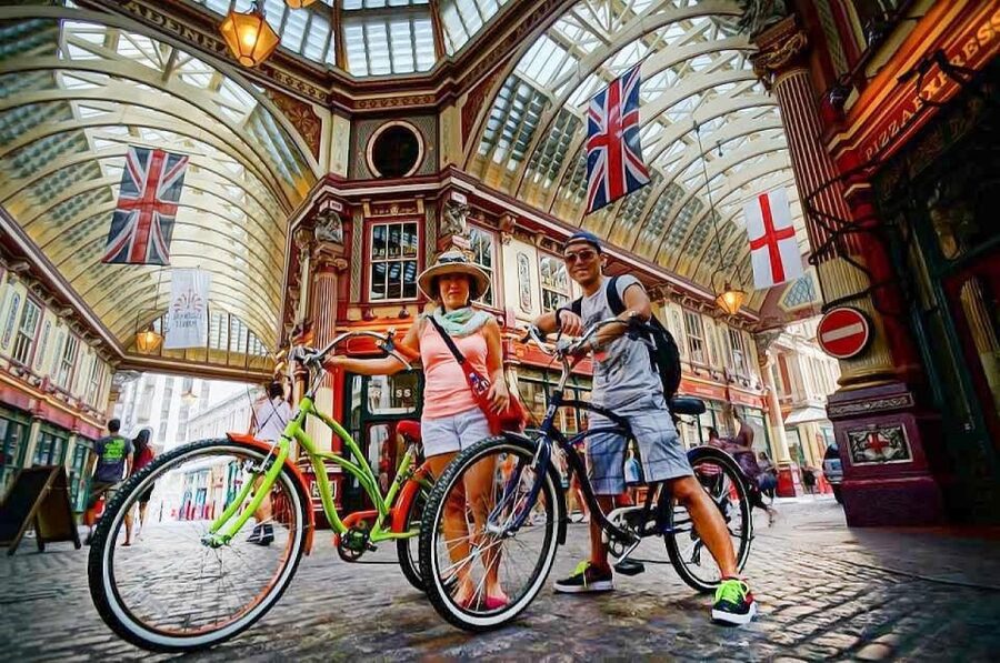 Secret London Tour by Bike - Why cycling works so well in East London