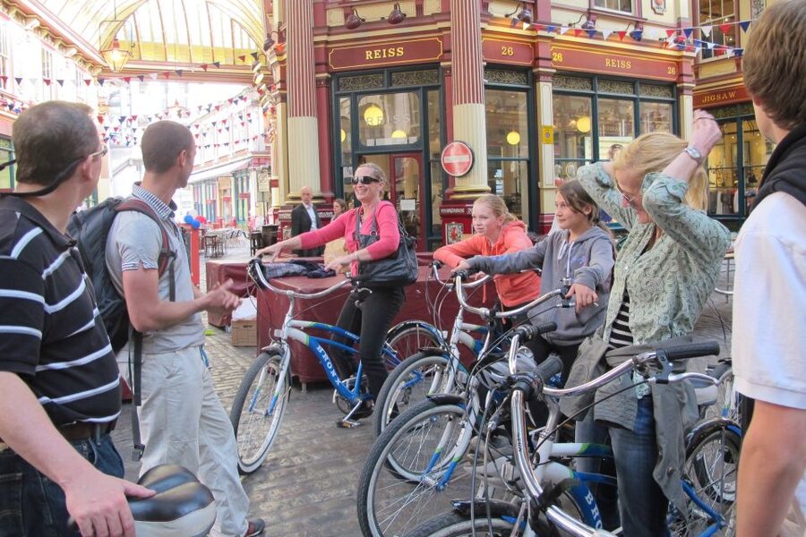 Secret London Tour by Bike - Brick Lane, Bow Bells, and an East End pub