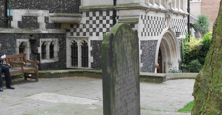Secret Old London Walking Tour - From Barbican’s concrete towers to medieval London