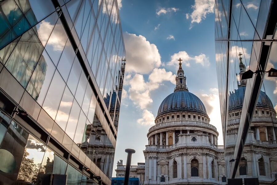 Skip-the-Line St Paul’s Cathedral Private Tour in London - Climbing the 528 steps to the dome