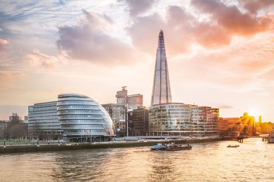 Skip-the-line View from The Shard & Private Tour of London - A smart way to meet London from the ground up