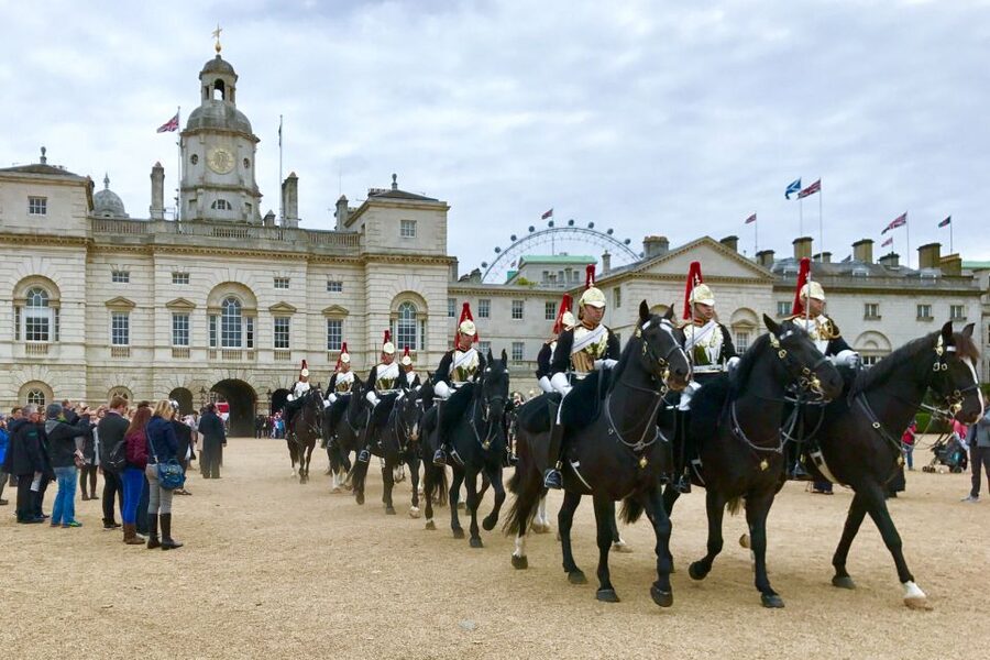 Skip the line Westminster Abbey & Guard Change Ceremonies - St. James’s Palace and the foot guards