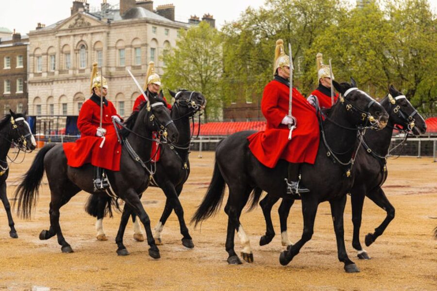 Skip the line Westminster Abbey & Guard Change Ceremonies - The King’s Life Guard at Horse Guards Parade