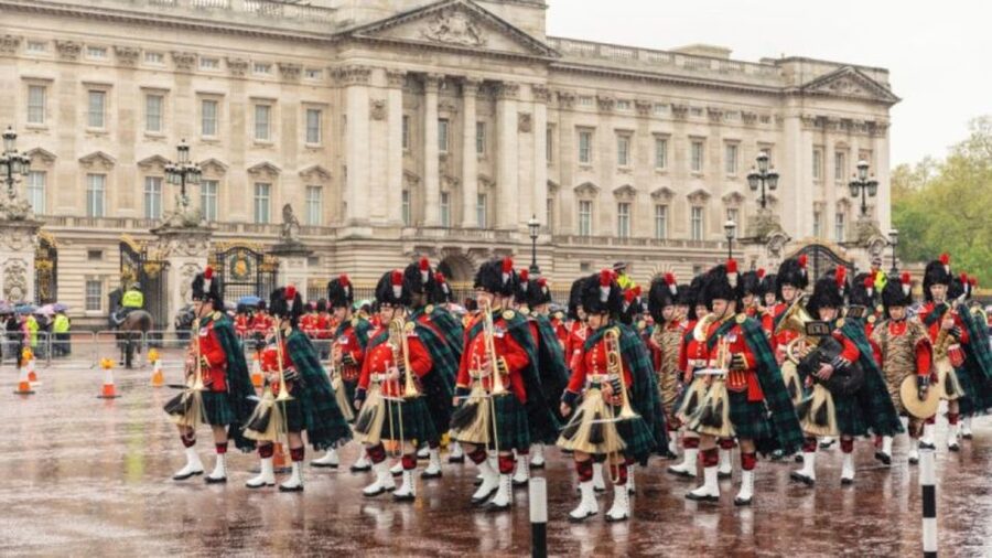 Skip the line Westminster Abbey & Guard Change Ceremonies - What the $119.88 price includes