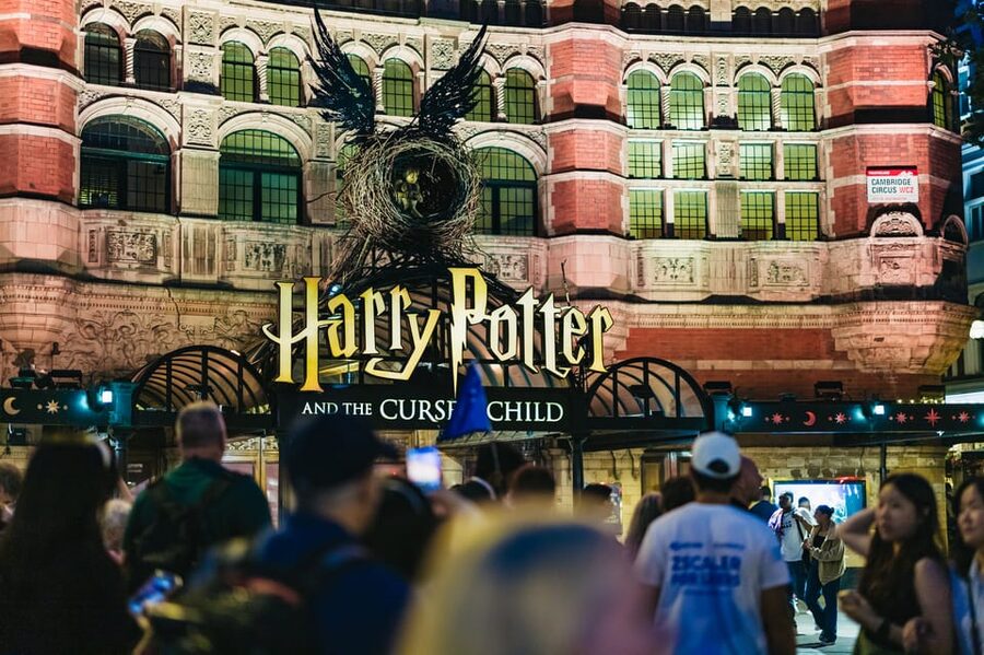 Spanish Language : Original Harry Potter Walking Tour - What $20 gets you