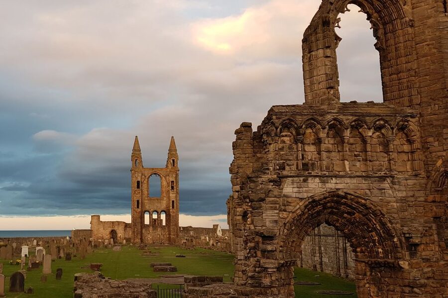 St Andrews: 90-Minute Historical Walking Tour - Castle stories, then St Salvator’s College