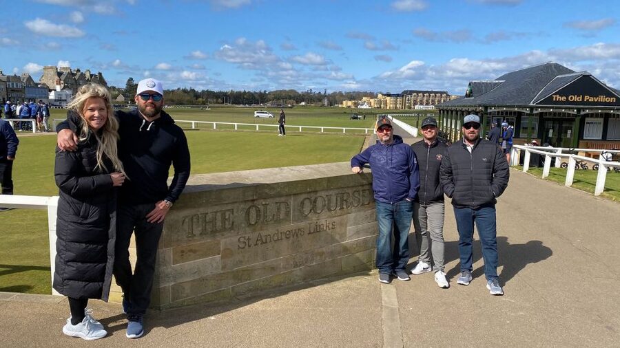 St Andrews: Golf Origins and Old Course History Tour - Walking the 1st and 18th fairways