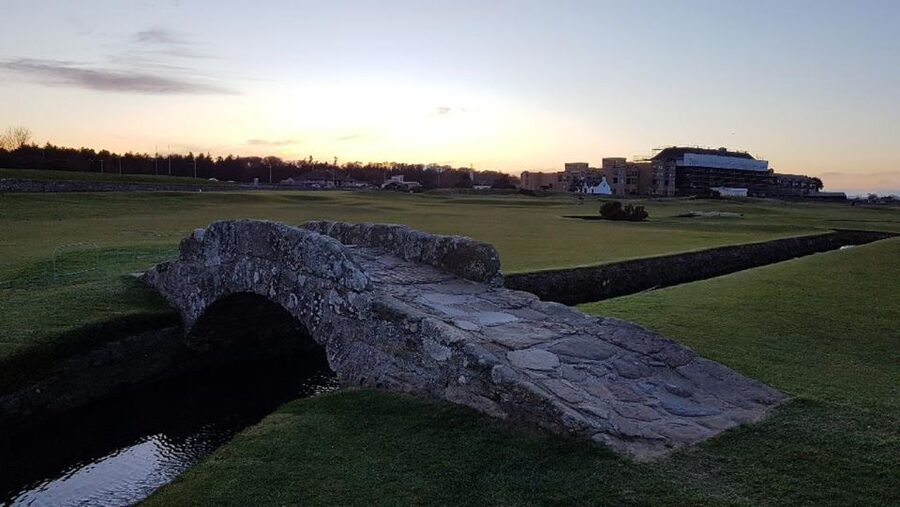 St Andrews: Golf Origins and Old Course History Tour - The guide makes the difference