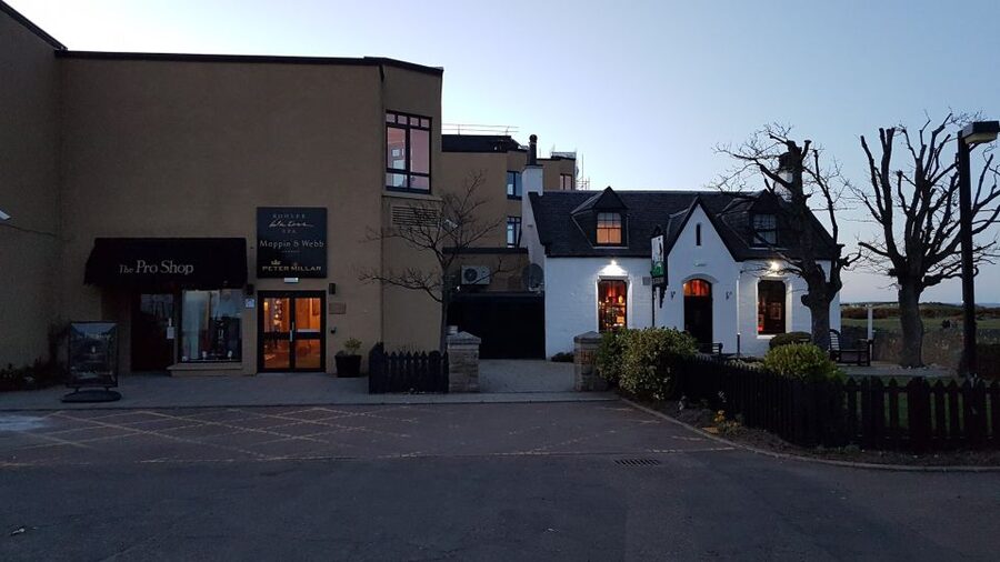 St Andrews: Town, Golf, and Old Course History Tour - Starting at T-Squared Social on North Street