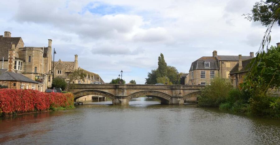 Stamford: Guided Walking Tour of Stamford - Georgian Stamford, with older stones underneath