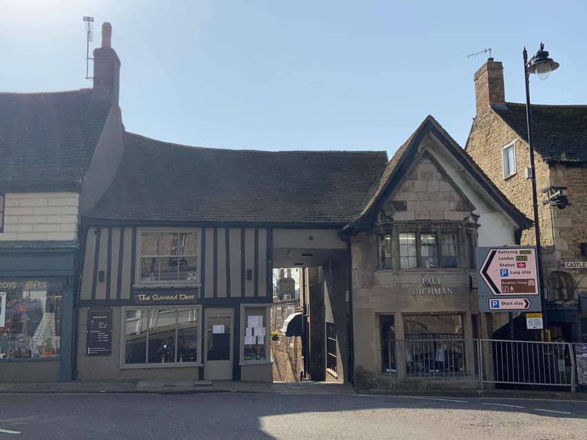 Stamford: Guided Walking Tour of Stamford - Starting at Stamford Town Hall