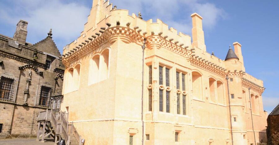 Stirling Castle: Skip-the-Line Guided Tour in Spanish - The Great Hall and the ceremony of royal power