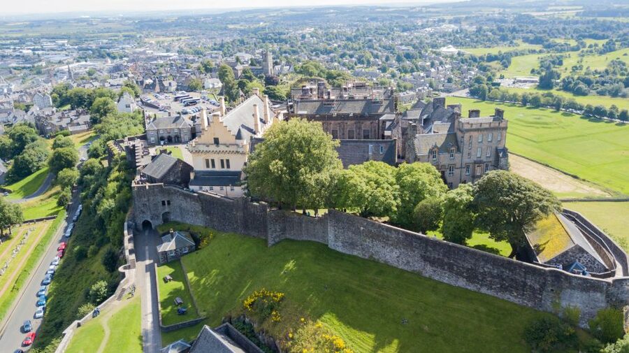 Stirling Castle: Skip-the-Line Guided Tour in Spanish - John Damian, the castle’s would-be bird-man