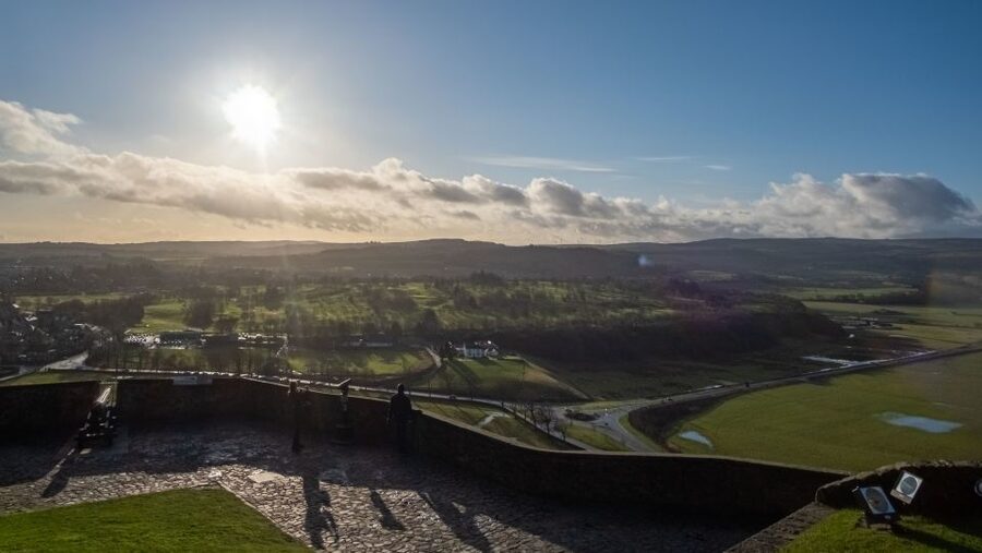 Stirling Castle: Skip-the-Line Guided Tour in Spanish - Meeting the guide at the Portcullis Hotel