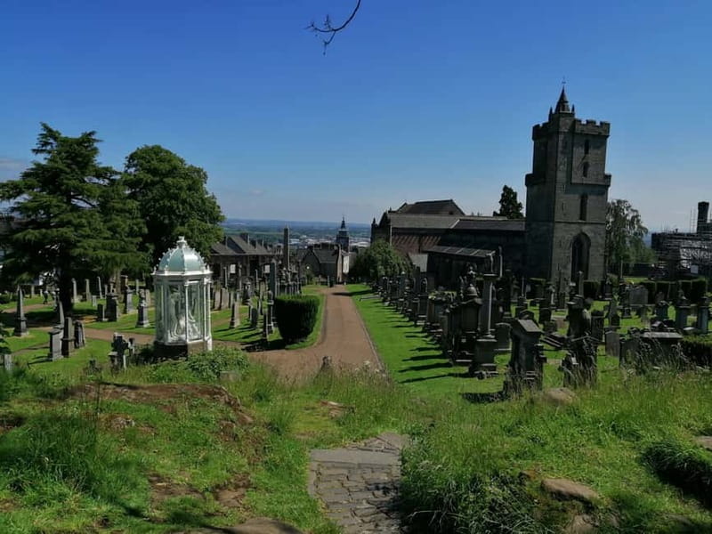 Stirling: Daily Guided Walking Tour (11am & 2pm) - Stirling’s Old Town Cemetery and three-hundred-year-old gravestones