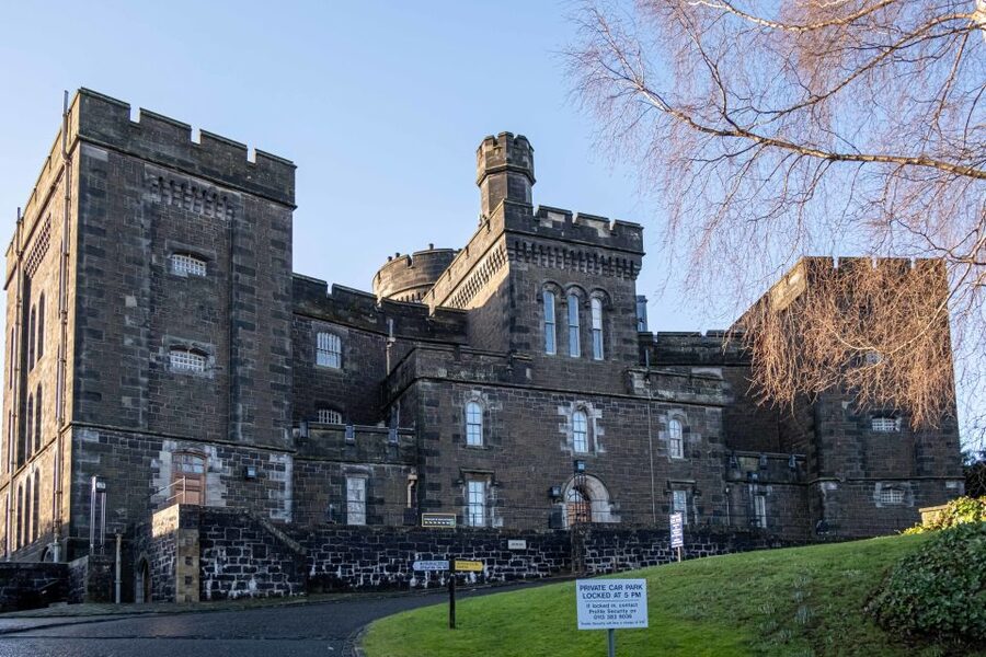Stirling: Historical Walking Tour in Spanish - Holy Rude Church and James VI’s coronation