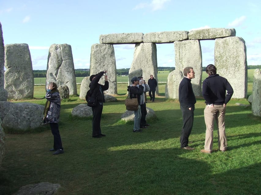 Stonehenge: App Guided Tour + Admission Included - What a two-hour Stonehenge visit feels like