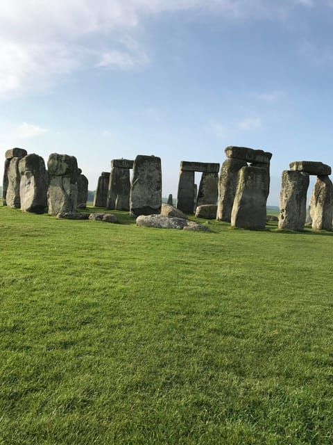 Stonehenge: App Guided Tour + Admission Included - Reading the solstice alignment