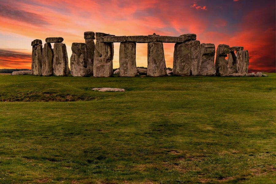 Stonehenge , Lacock , Roman Baths: Private Tour - Stonehenge and the questions written in stone