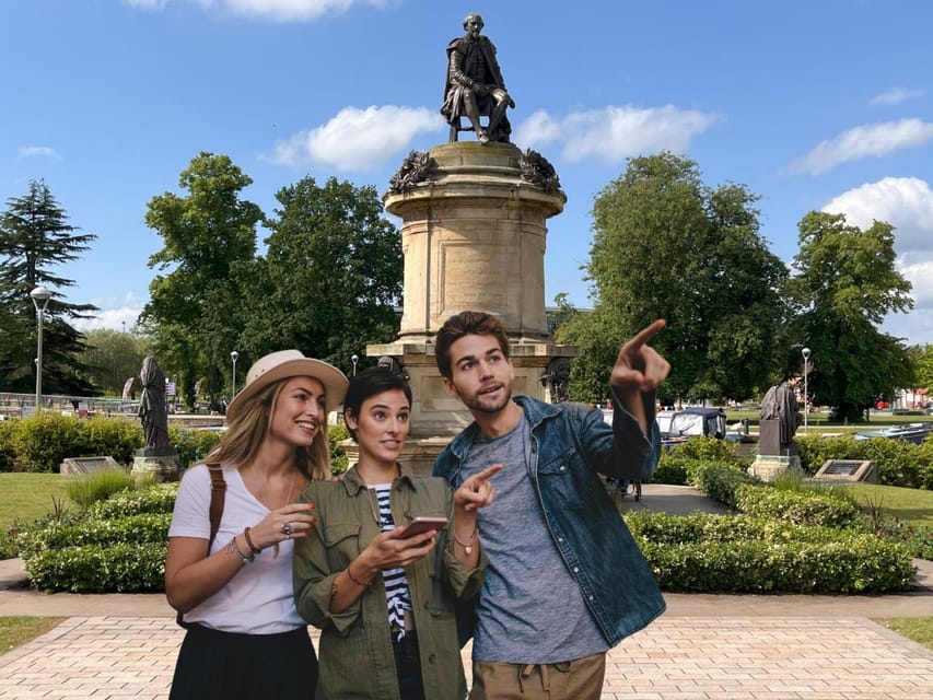 Stratford-upon-Avon: City Walking Tour & Exploration Game - Starting beside the Gower Memorial