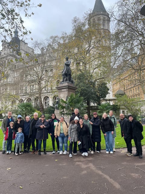 The Changing of the Guard Experience with Thames Boat ride - Key points to know before booking