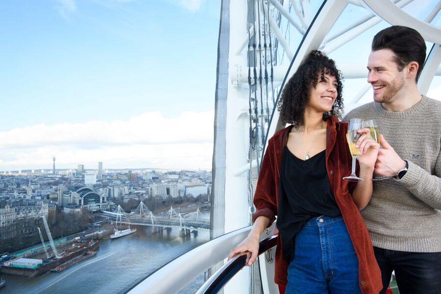 The London Eye Champagne Experience - Fast-track boarding saves time, but not every minute