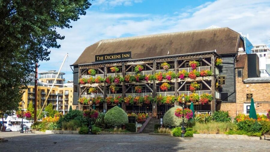 The London Historic Pubs Tour - The Guides Make the Difference