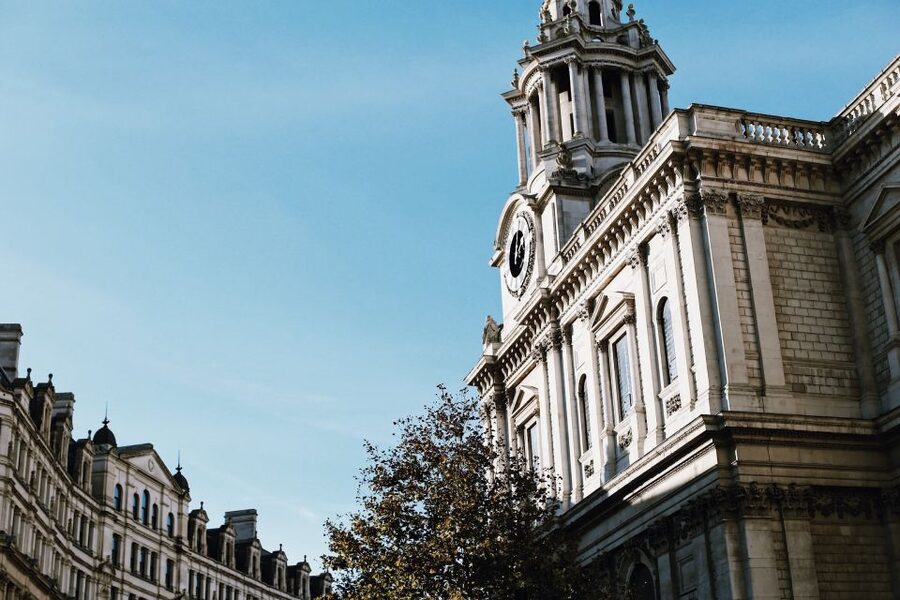 The Old City of London - Guided Walking Tour 12 guests 2,5h - St Mary-le-Bow and the sound of the City