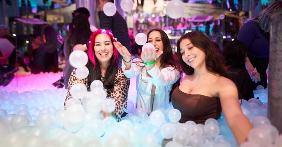 The Original Shoreditch Pub Crawl London - What the hosts add to the evening