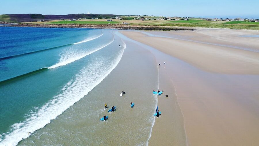 Thurso: Dunnet Beach Beginner Surf Lesson - Why Dunnet Beach makes a fine first surf lesson