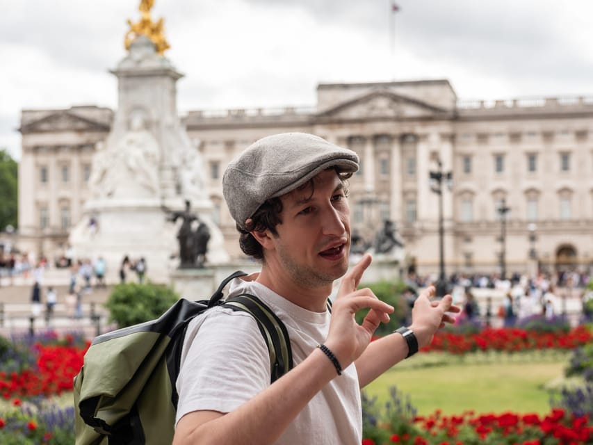 Top London Sights Tour - Christmas Day Special! - Whitehall brings politics and ceremony into focus