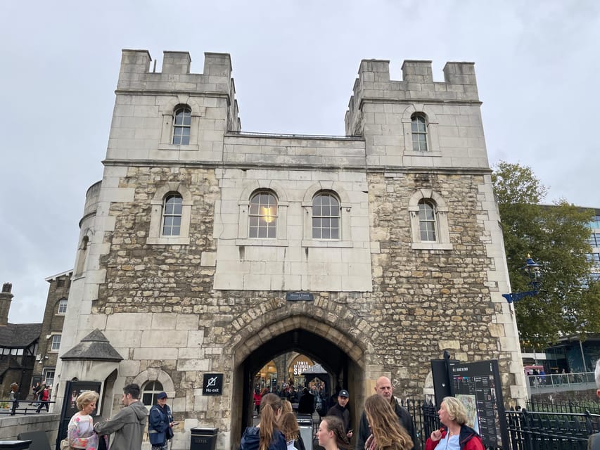 Tower of London: After-Hours Tour with Ceremony of the Keys - A practical plan for the night