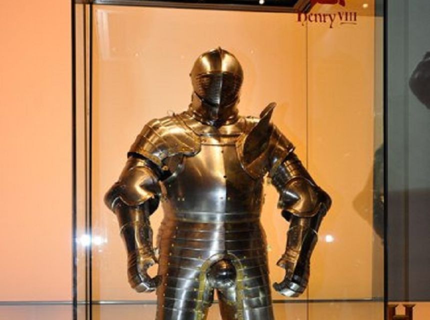Tower of London and Tower Bridge Private Tour - Tower Green, the Bloody Tower, and royal punishment