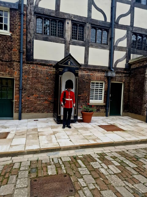 Tower of London Crown Jewels and English Royal History Tour - Is $120 a fair price for three hours?