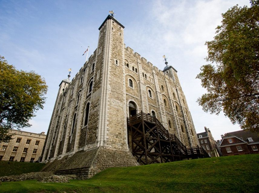 Tower of London: Early Access with Crown Jewels & Beefeaters - The White Tower, Bloody Tower, and Traitor’s Gate