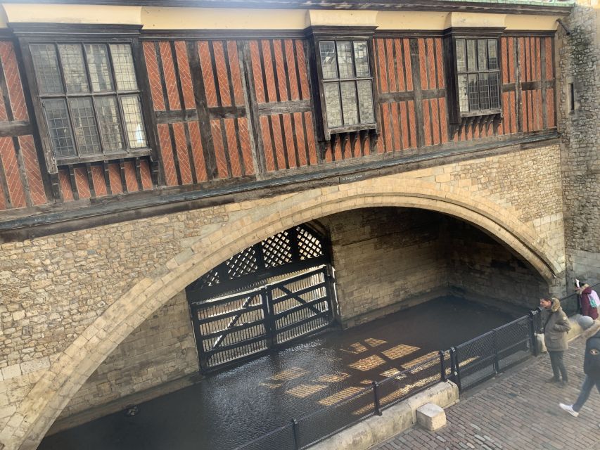 Tower of London Kid-Friendly Private Tour - Why a private guide changes the Tower visit