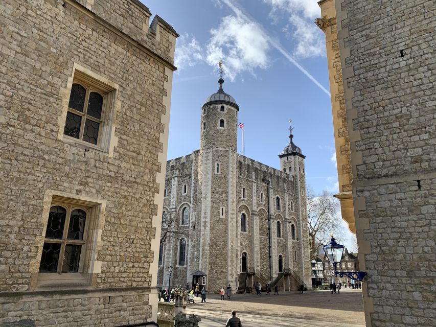 Tower of London Kid-Friendly Private Tour - The Bloody Tower and stories of prisoners