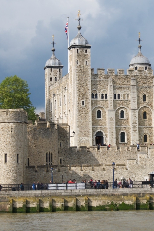 Tower of London Private Tour - Traitor’s Gate and the outer walls