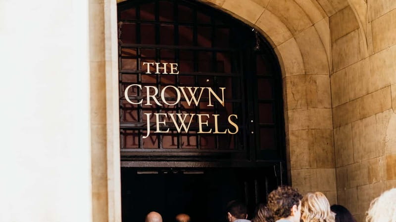 Tower of London Tour with Crown Jewels, plus River Cruise - Key points at a glance