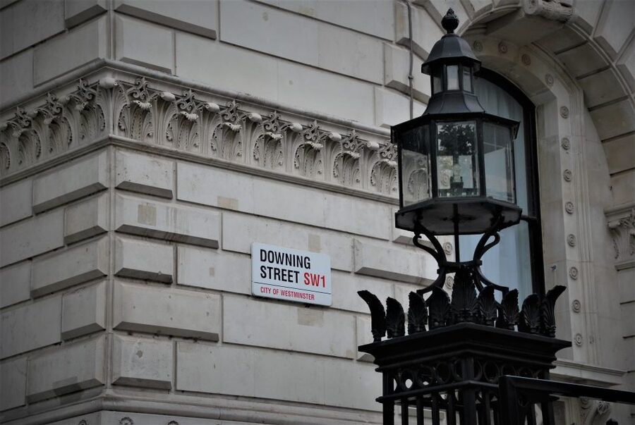 Ultimate Royal London, Thames River Boat Ride & Walking Tour - What to look for inside the fortress