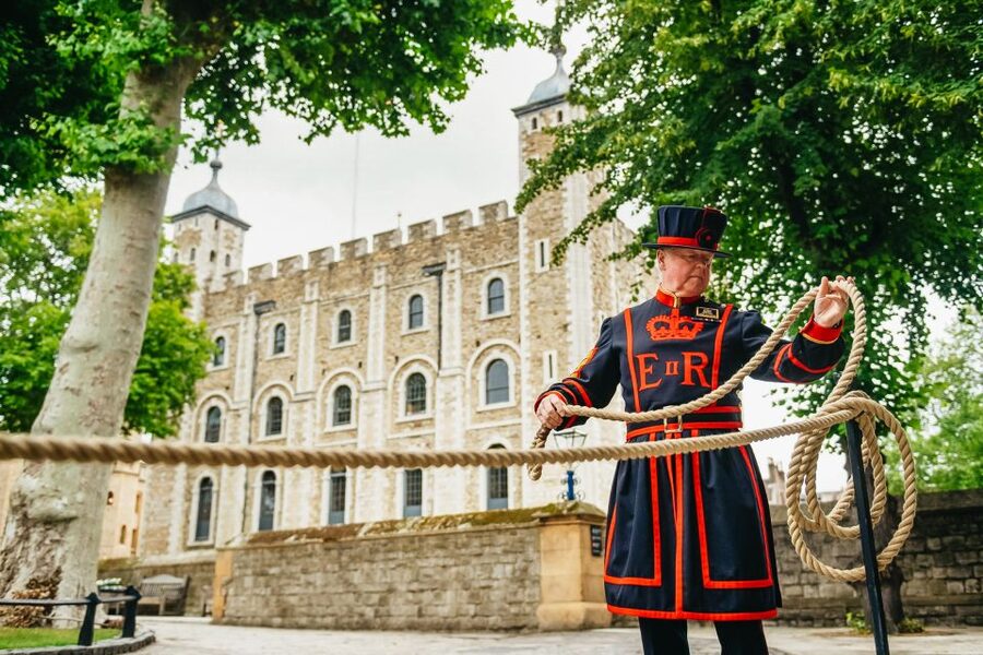 Ultimate Tower of London, Beefeater Welcome & Crown Jewels - Price, group size, and the question of value