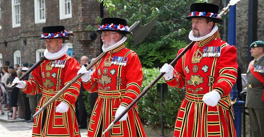 Ultimate Tower of London, Beefeater Welcome & Crown Jewels - Walking, weather, and access