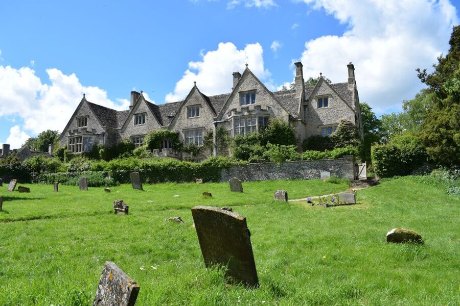 Undiscovered Cotswolds Private Driving Tour - Stow-on-the-Wold brings the classic Cotswold town