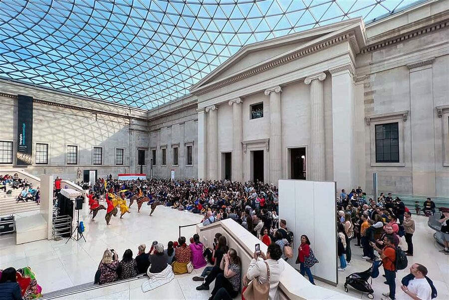 Unveil the Rosetta Stone, Parthenon at British Museum - The winged bulls of Khorsabad