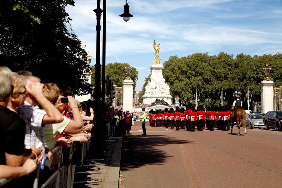 Vintage Double Decker Bus Tour & Thames River Cruise - Key points at a glance