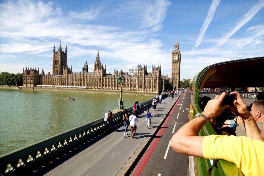 Vintage Double Decker Bus Tour & Thames River Cruise - St. Paul’s Cathedral and the route toward the Tower