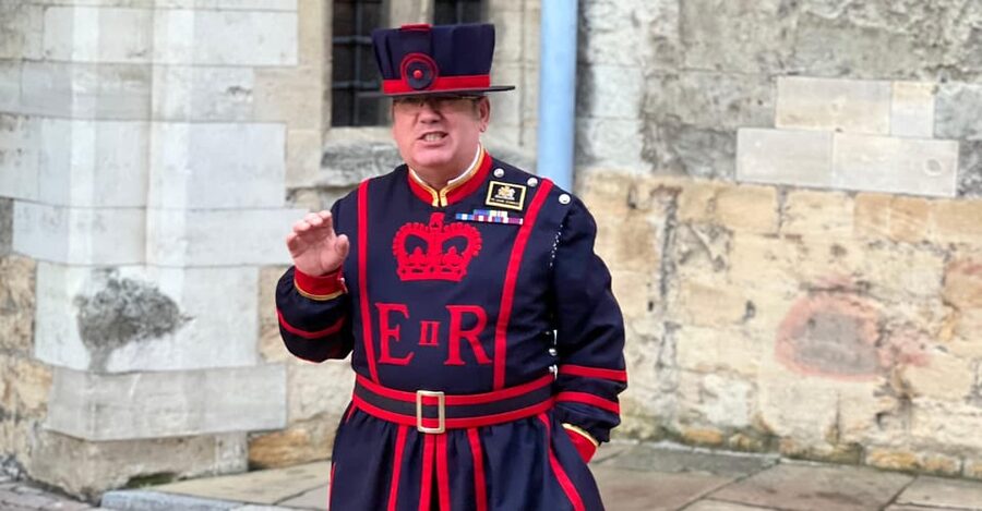 VIP Tower of London Beefeater Meet & Greet and Royal London - Starting early at the Tower of London