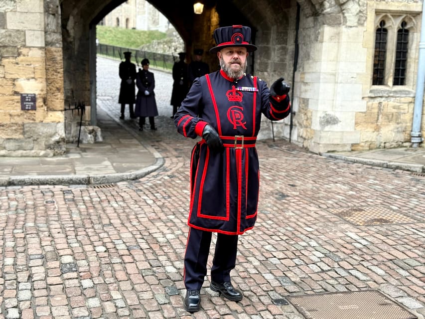 VIP Tower of London Beefeater Meet & Greet and Royal London - Making good use of 2 hours and 15 minutes