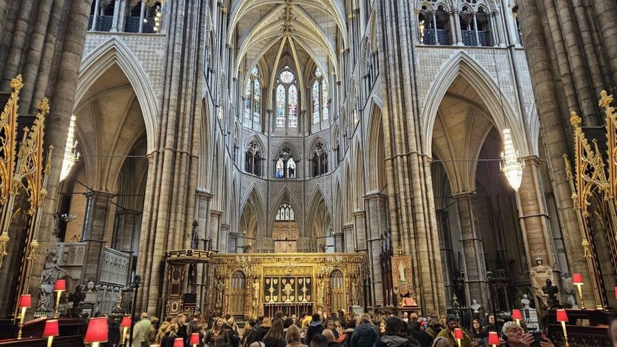 VIP Westminster Abbey & Upper Gallery and Buckingham Palace - Three hours on foot, with no transport